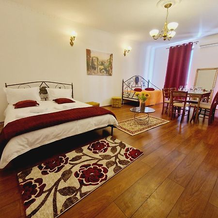 5* Royal House Near Unirii Square Villa Cluj-Napoca Exterior foto