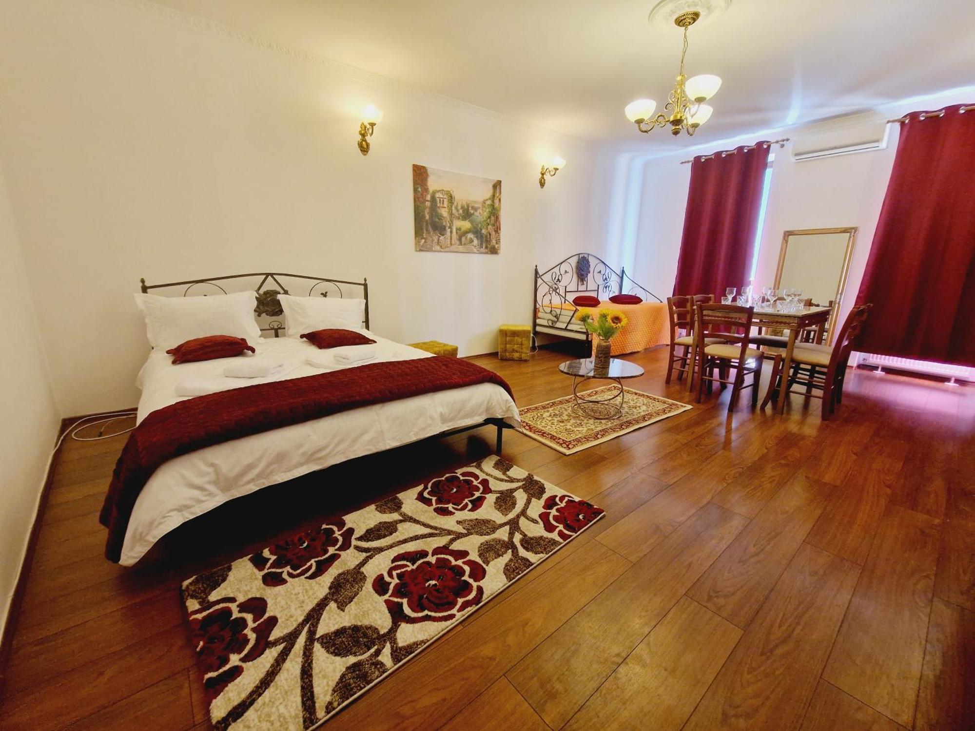 5* Royal House Near Unirii Square Villa Cluj-Napoca Exterior foto