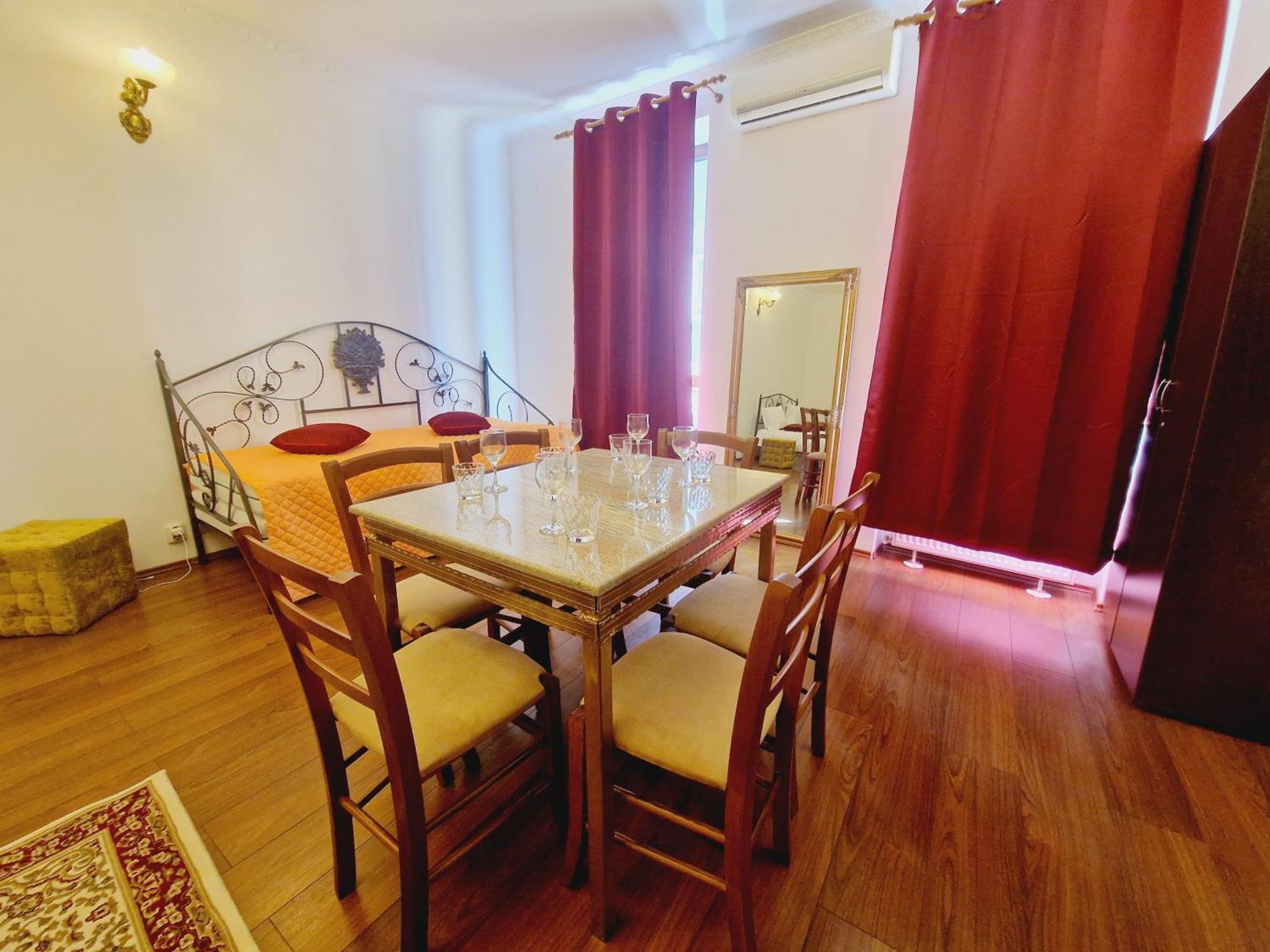 5* Royal House Near Unirii Square Villa Cluj-Napoca Exterior foto