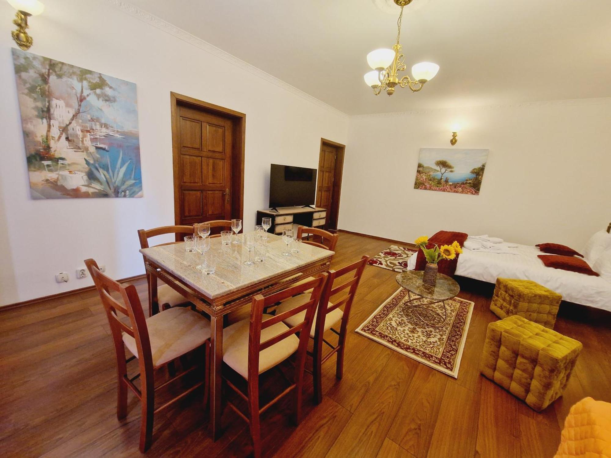 5* Royal House Near Unirii Square Villa Cluj-Napoca Exterior foto